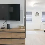 L'elegant, *